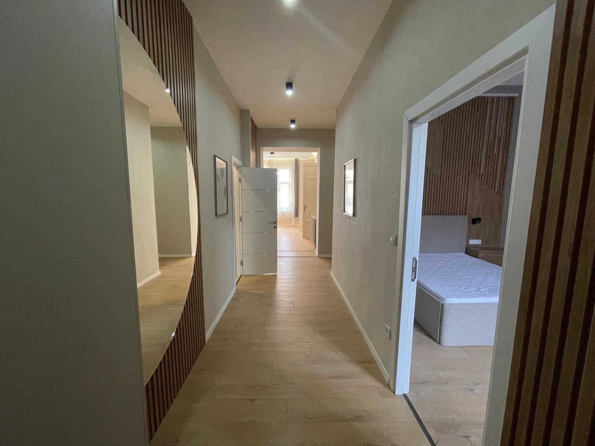 Apartament Center 4! Modern And Cozy 3br In Center!