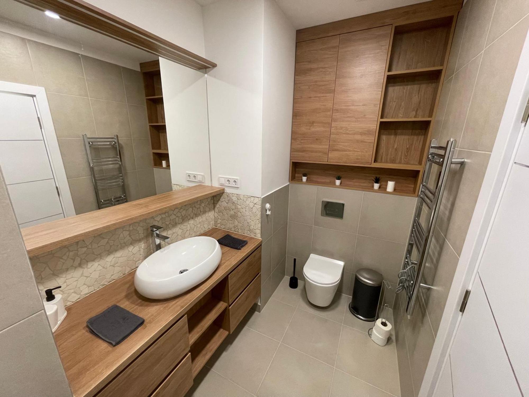 Apartament Center 4! Modern And Cozy 3br In Center! *