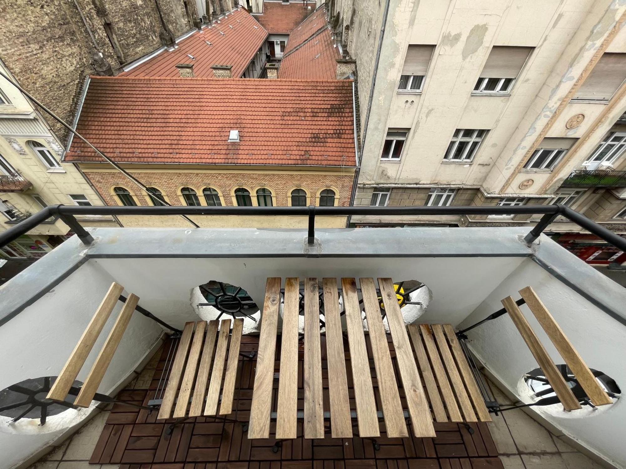 Apartament Center 4! Modern And Cozy 3br In Center! *
