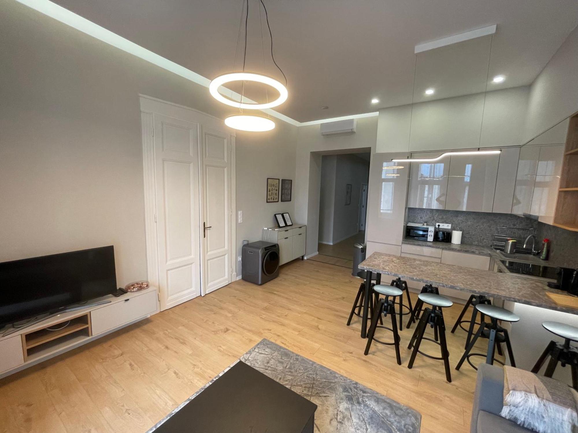 Apartament Center 4! Modern And Cozy 3br In Center!