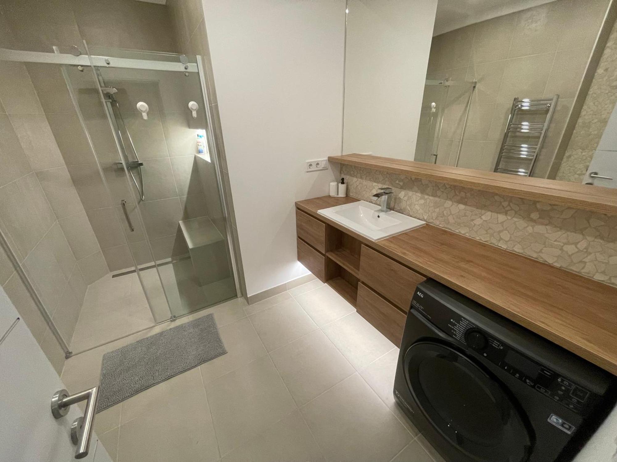 Center 4! Modern And Cozy 3br In Center! Budapesta