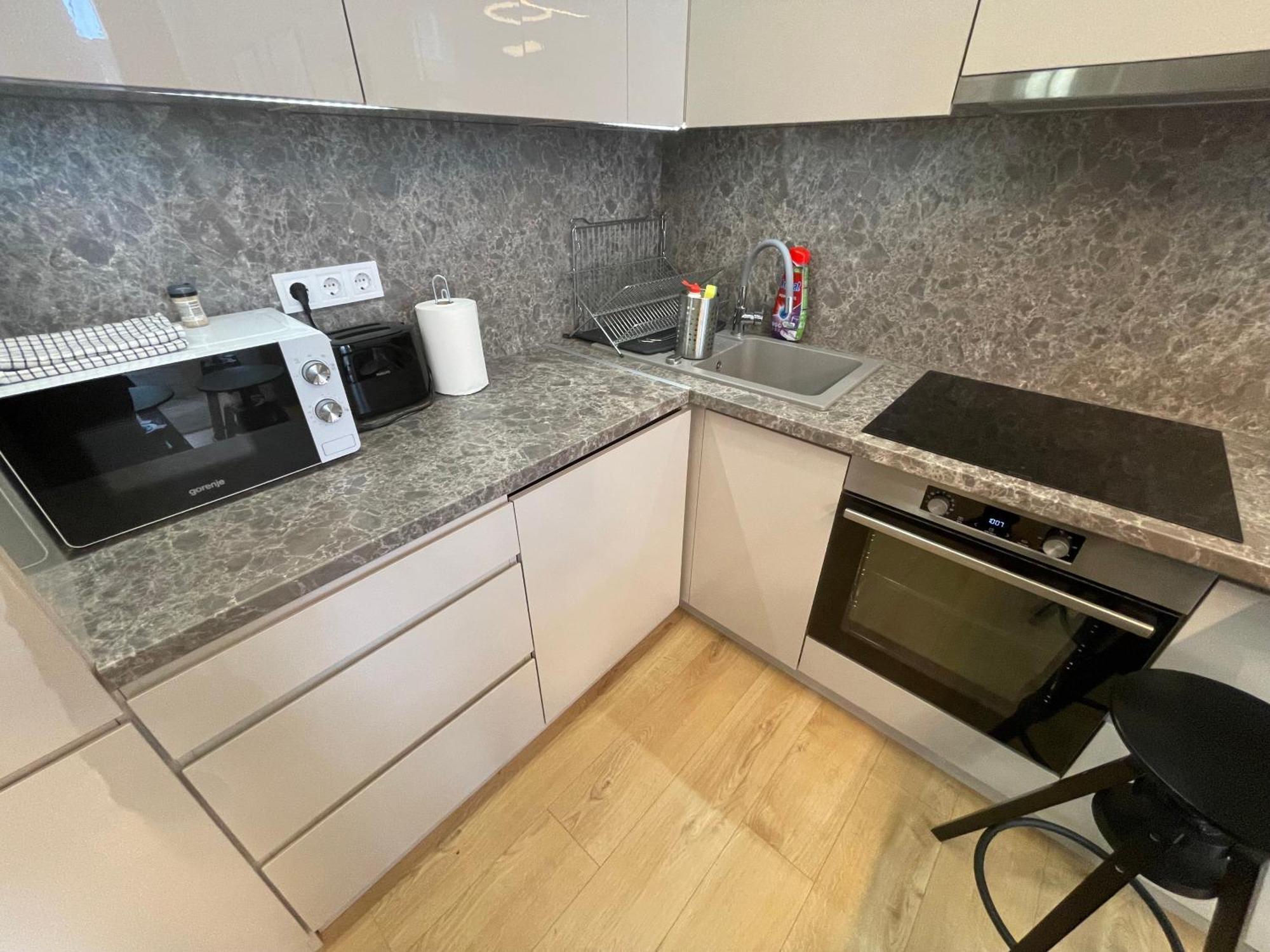 Center 4! Modern And Cozy 3br In Center! Apartament
