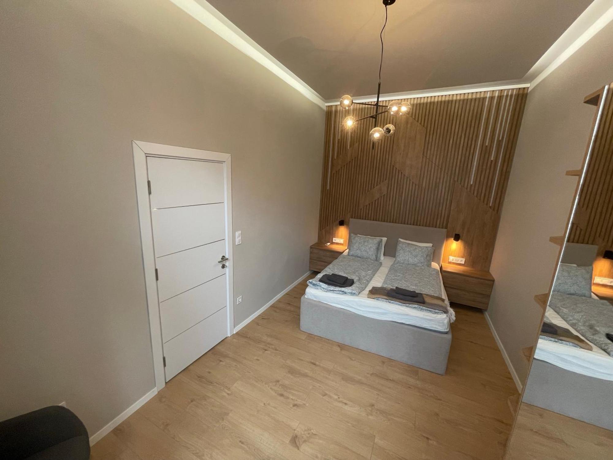 Center 4! Modern And Cozy 3br In Center!