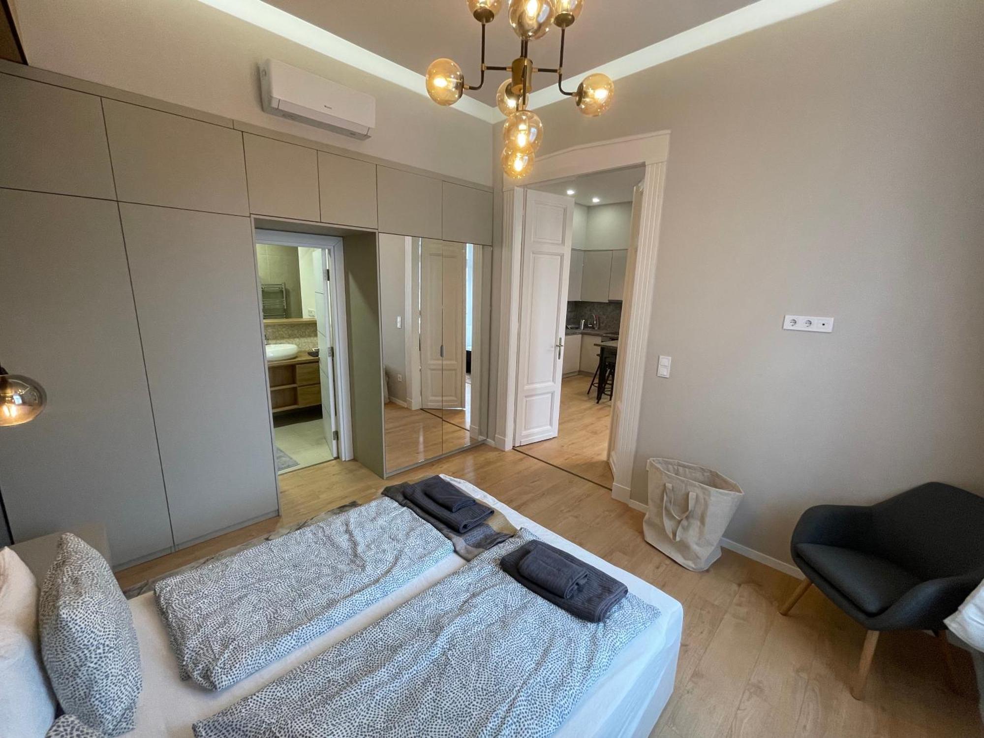 Apartament Center 4! Modern And Cozy 3br In Center! *